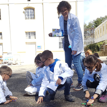 Activitat en família: Obre els ulls a la llum!