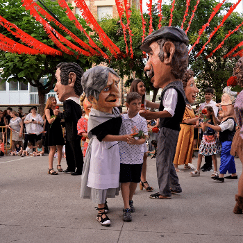 FESTES DEL CARRER DE CAPELLADES - BARRI DEL NINOT - TREURE BALL