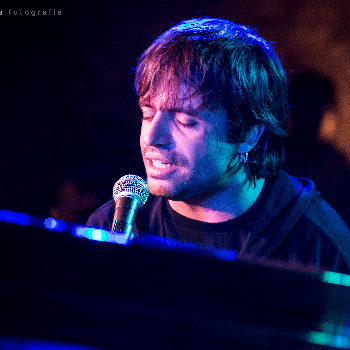 MANU GUIX   en CONCERT & PICNIC a la Torre Experience