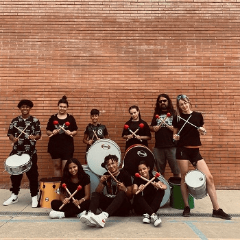 VIU L'ESTIU. ESPECTACLE DE PERCUSSIÓ AMB PERCU GINK & GO I ESPECTACLE DE FOC “CASABLANCA 1989” AMB DIABLES DE CASABLANCA