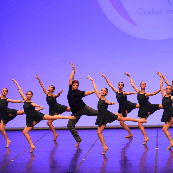 Espectacle de dansa: Retrat modernista, Annen Polka i Divertimento