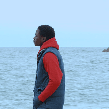 Taula Rodona joves migrats sols + Projecció de Dies que no oblidarem / Fàtima . Teatre Cinema Comtal de Ripoll (