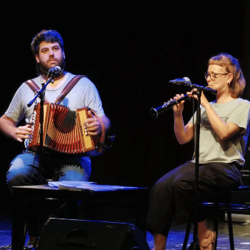SÒNIA ARIAS i PAU VINYOLES al Club de Folk de Rubrifolkum  a Cal Ninyo