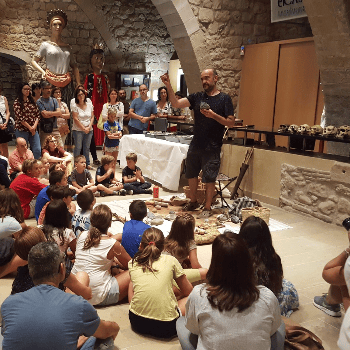 TALLER  D'EINES PREHISTÒRIQUES A L'ABRIC ROMANÍ - FESTA MAJOR CAPELLADES 2022