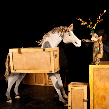 ELS TRES OSSOS  de l'Estaquirot Teatre