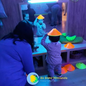 Tarda de joc en família especial Laboratori de Llum