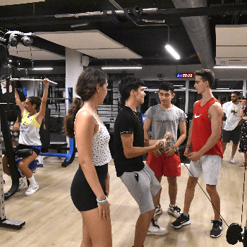A la nit, una altra moguda_ Tonificació al CEM Can Roca