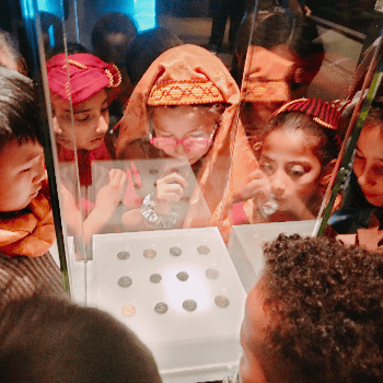 ACTIVITAT FAMILIAR EN ANGLÈS. MYTHS AND LEGENDS                                                Museu de Lleida-Yes, We Can-English