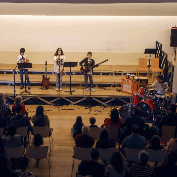 Concert fi de curs: cor Minimúsics (La Patufeta viatgera) i Combo Kamonins
