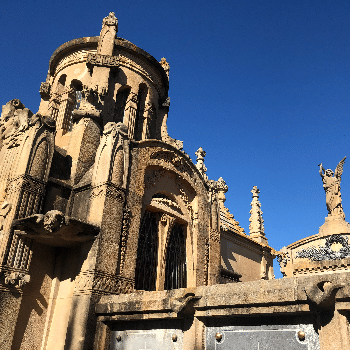 El patrimoni modernista del cementiri.  Del passat a l'eternitat.