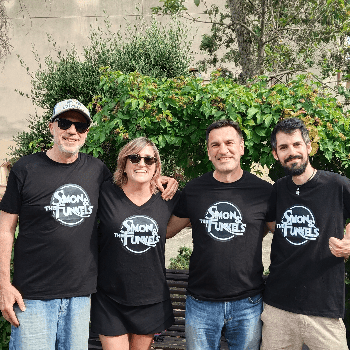 la Capsula Live amb LAURAK + SIMON & THE FUNKELS al Club Elias de Cal Ninyo