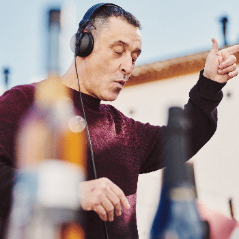 MÚSICA + MALVASIA DE SITGES: la cultura del night-club efervescent. Un tast musicat de 4 vins de malvasia.