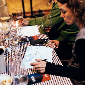 BRINDIS + MALVASIA DE SITGES: un elogi dolç del brindis tradicional. Un taller maridatge de 4 vins de malvasia.