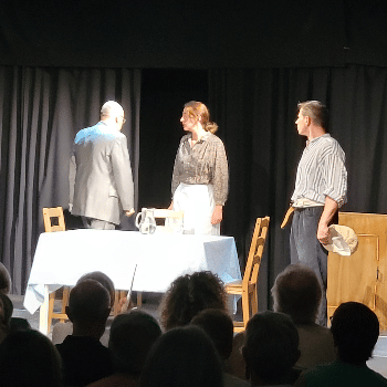 Concurs de Teatre Amateur Ciutat de Cornellà - Negra sobre punt blanc