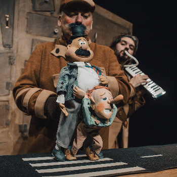 Teatre familiar – Sòmion, la ciutat dels oficis impossibles