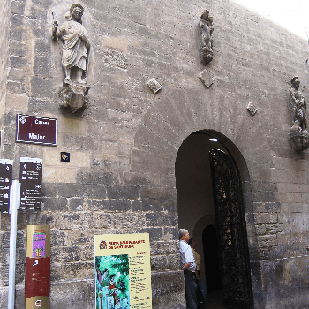 VISITA GUIADA CAMÍ DE LLUM: LA LLEGENDA DE SANT JAUME - CATALÀ