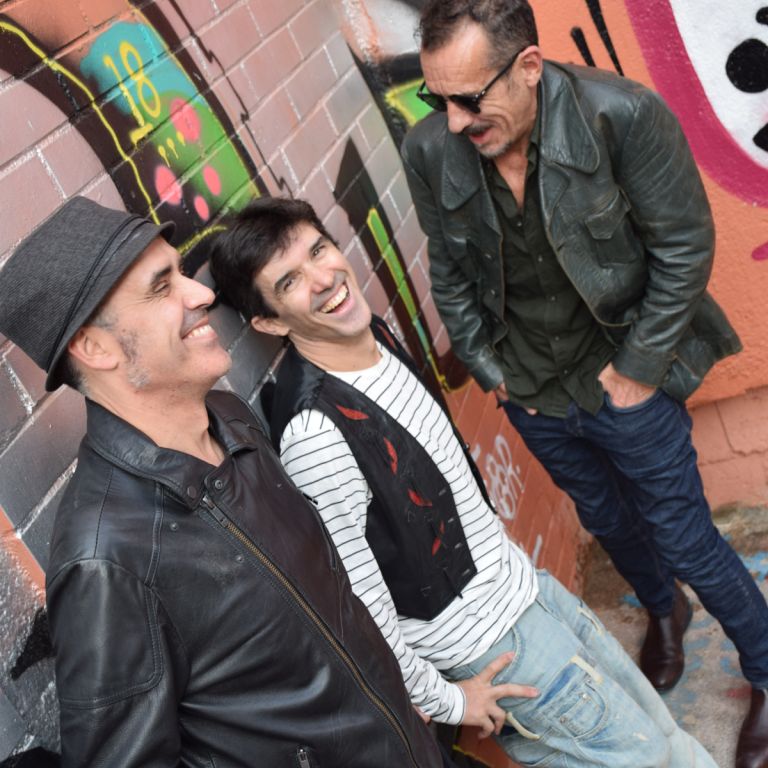 Concert “The Passengers”. Trio de versions: Rumba, Pop, Rock / Passeig de mar